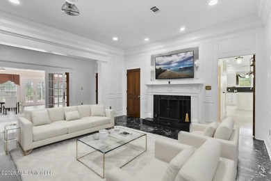 A timeless Southern estate where classic architecture meets - photo 10