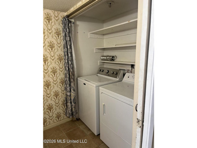 Opportunity knocks! This home is ready for a complete renovation - photo 5