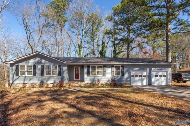 Neely Henry Lake Home For Sale in Southside Alabama
