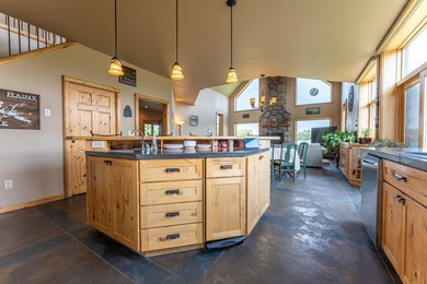 Experience exceptional lakefront living on beautiful Rainy Lake! - photo 11