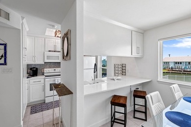 PRIME LOCATION! Beautifully remodeled and stylishly appointed - photo 12