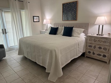 PRIME LOCATION! Beautifully remodeled and stylishly appointed - photo 17