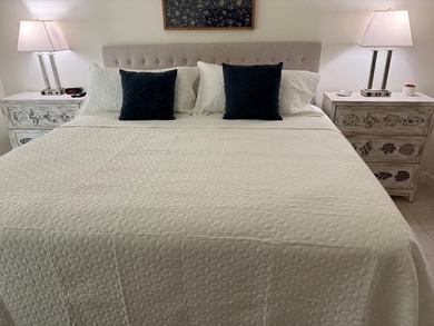 PRIME LOCATION! Beautifully remodeled and stylishly appointed - photo 18