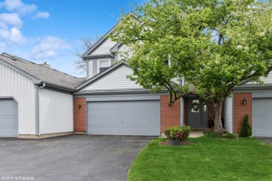 Lake Townhome/Townhouse Sale Pending in Downers Grove, Illinois