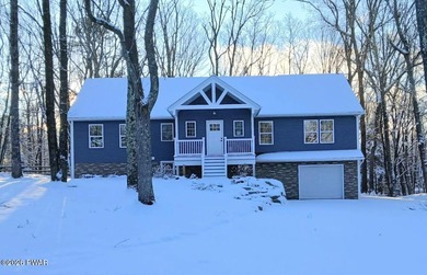 Hemlock Lake Home For Sale in Lords Valley Pennsylvania