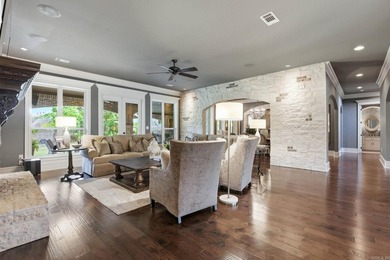 Welcome to this exceptional custom-built estate nestled on 1.92 - photo 12