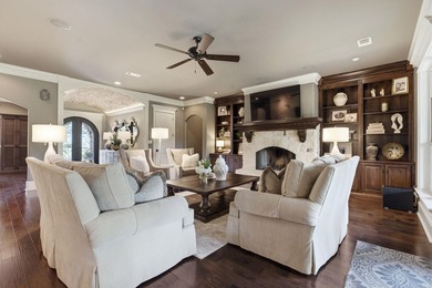 Welcome to this exceptional custom-built estate nestled on 1.92 - photo 15