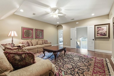 Welcome to this exceptional custom-built estate nestled on 1.92 - photo 19