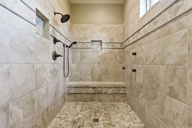 Welcome to this exceptional custom-built estate nestled on 1.92 - photo 24