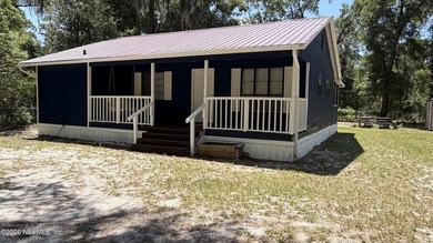 Lake Melrose Home For Sale in Melrose Florida