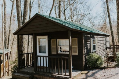 Lake Home For Sale in Mammoth Cave, Kentucky
