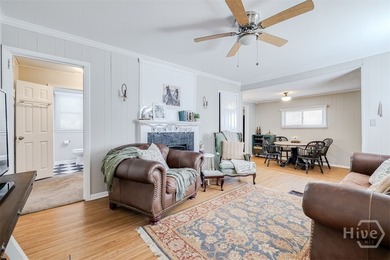 Convenient and cute with character, close to Historic downtown - photo 4