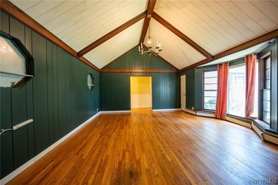 This spacious single-family home with a private in-law apartment - photo 13