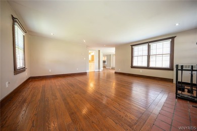 This spacious single-family home with a private in-law apartment - photo 18