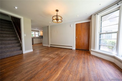 This spacious single-family home with a private in-law apartment - photo 19