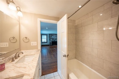 This spacious single-family home with a private in-law apartment - photo 21