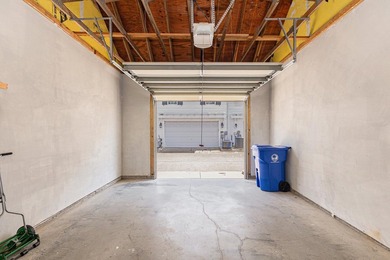 Welcome to the lifestyle you've been dreaming of in Market - photo 22