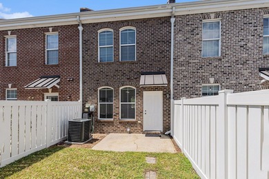 Welcome to the lifestyle you've been dreaming of in Market - photo 24