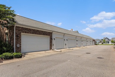 Welcome to the lifestyle you've been dreaming of in Market - photo 25