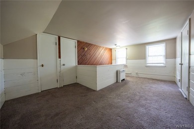 This spacious single-family home with a private in-law apartment - photo 27