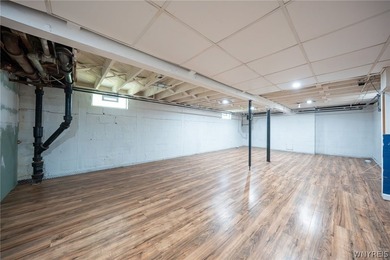 This spacious single-family home with a private in-law apartment - photo 31