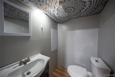 This spacious single-family home with a private in-law apartment - photo 32