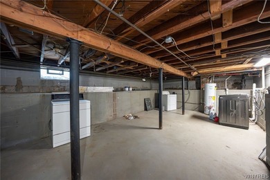 This spacious single-family home with a private in-law apartment - photo 34