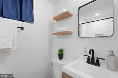 Move-in ready and meticulously renovated in sought-after Lake - photo 36