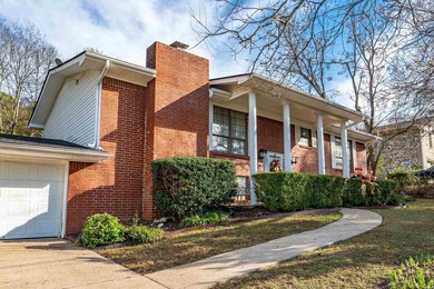 Lake Hamilton Home For Sale in Hot Springs Arkansas