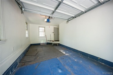 This spacious single-family home with a private in-law apartment - photo 42