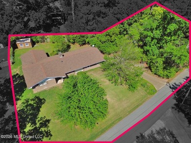 Charming brick one-story home featuring 3 bedrooms, 2.5 - photo 2