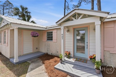 Welcome to this adorable three bedroom, two bathroom home - photo 6