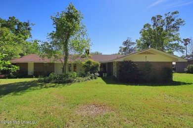 Charming brick one-story home featuring 3 bedrooms, 2.5 - photo 7
