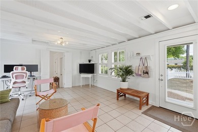 Welcome to this adorable three bedroom, two bathroom home - photo 10