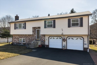 Housatonic Lake Home Sale Pending in Derby Connecticut