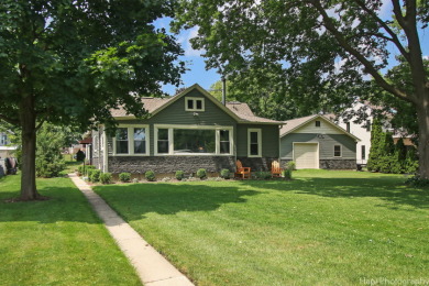 Chain O Lakes - Fox River Home For Sale in McHenry Illinois