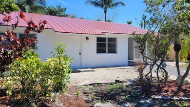 3 Bedroom 1 Bath freshly painted inside and out. Metal Roof 2020 - photo 2