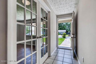 Welcome home to this charming brick 3-bedroom, 2-bath residence - photo 5