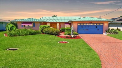 Caloosahatchee River Home For Sale in Cape Coral Florida