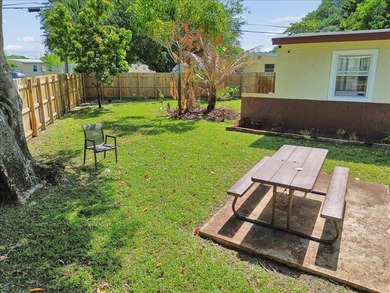 Looking for a 4-bedroom home with no HOA and an oversized lot - photo 4