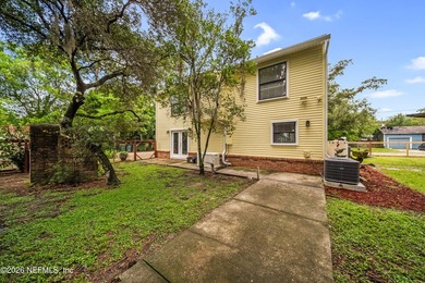 Welcome to Buttercup Cottage! This charming 3-bedroom, 2-bath - photo 3