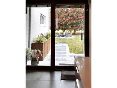 102 Holly Crescent is a comprehensively reimagined North End - photo 13