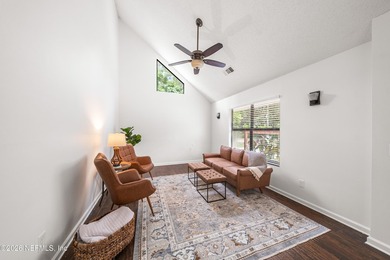 Welcome to Buttercup Cottage! This charming 3-bedroom, 2-bath - photo 5