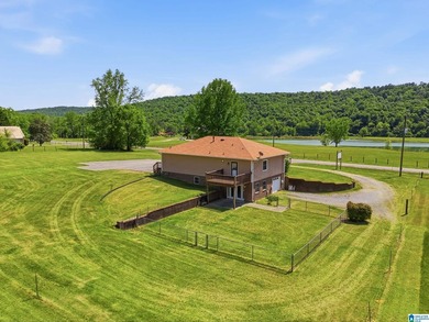 Perched on the mountainside with stunning valley views, this - photo 2