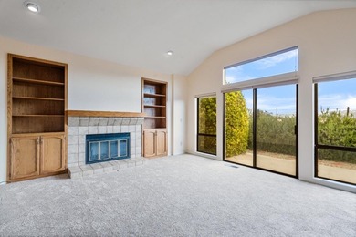 Rare, single story *Bluff* townhouse with incredible Southside - photo 7