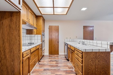 Rare, single story *Bluff* townhouse with incredible Southside - photo 9