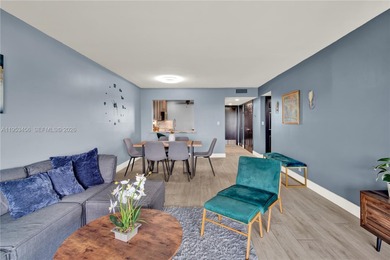 Only a 10 minutes ride to Downtown Hollywood restaurants