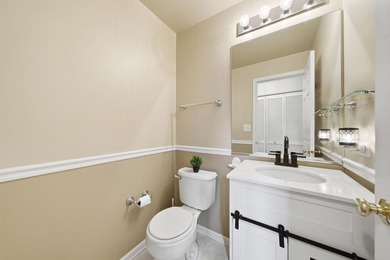 Welcome to 2021 Cypress Court, this beautiful end-unit townhome - photo 7
