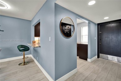 Only a 10 minutes ride to Downtown Hollywood restaurants