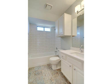 Lovely $60k remodel with split floor plan, and NO POPCORN - photo 13